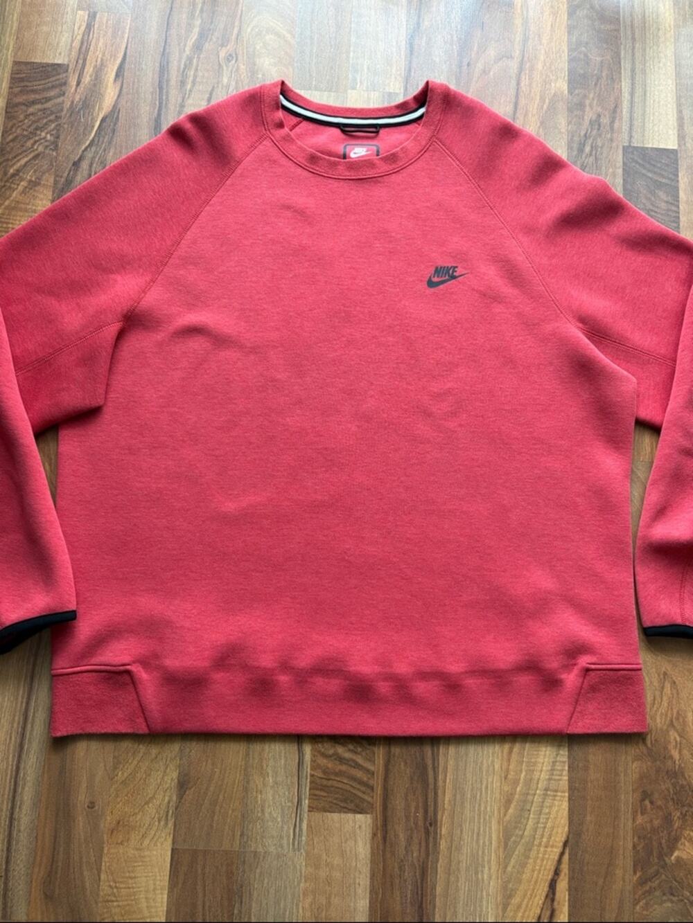 Nike Men’s Red Crewneck Sweatshirt with Black Swoosh Size XXL